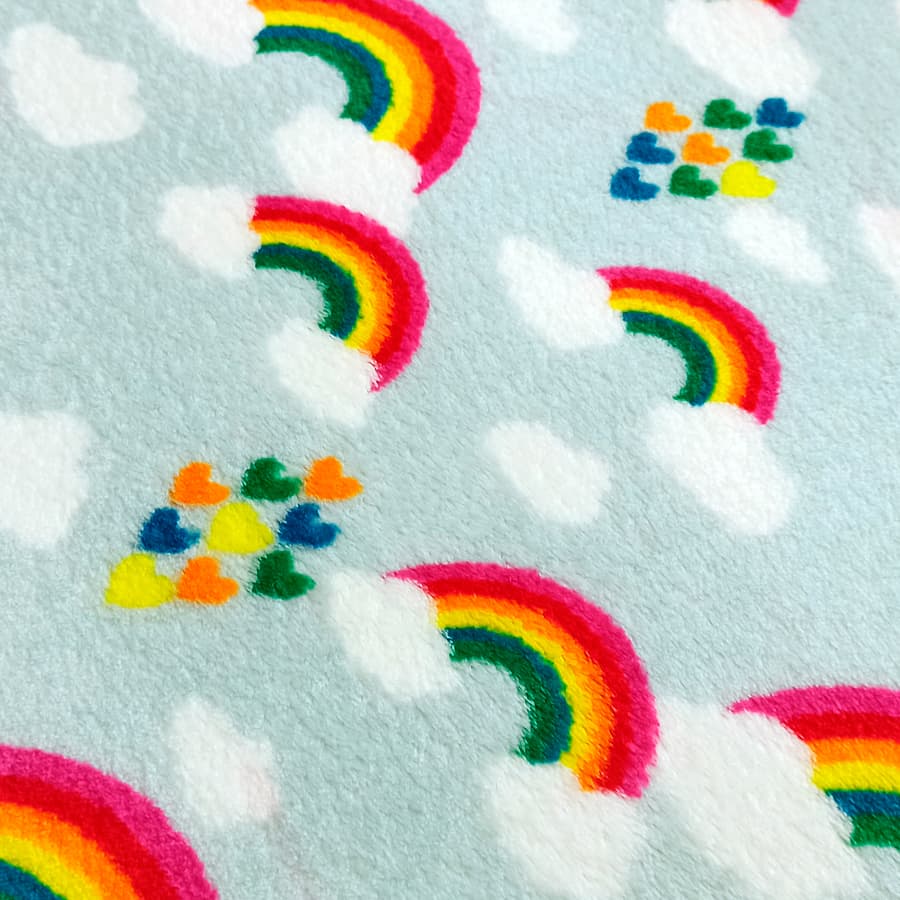 Acolchado PELUCHE Terciopelo - 1 Plaza - Diseño Arcoiris Multicolor - SentiteBella.uy