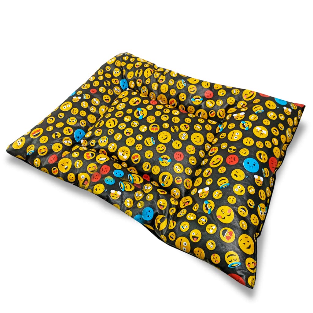 Cucha Cama para Mascota 100% Impermeable 66x50 cm Diseño Emoji - SentiteBella.uy